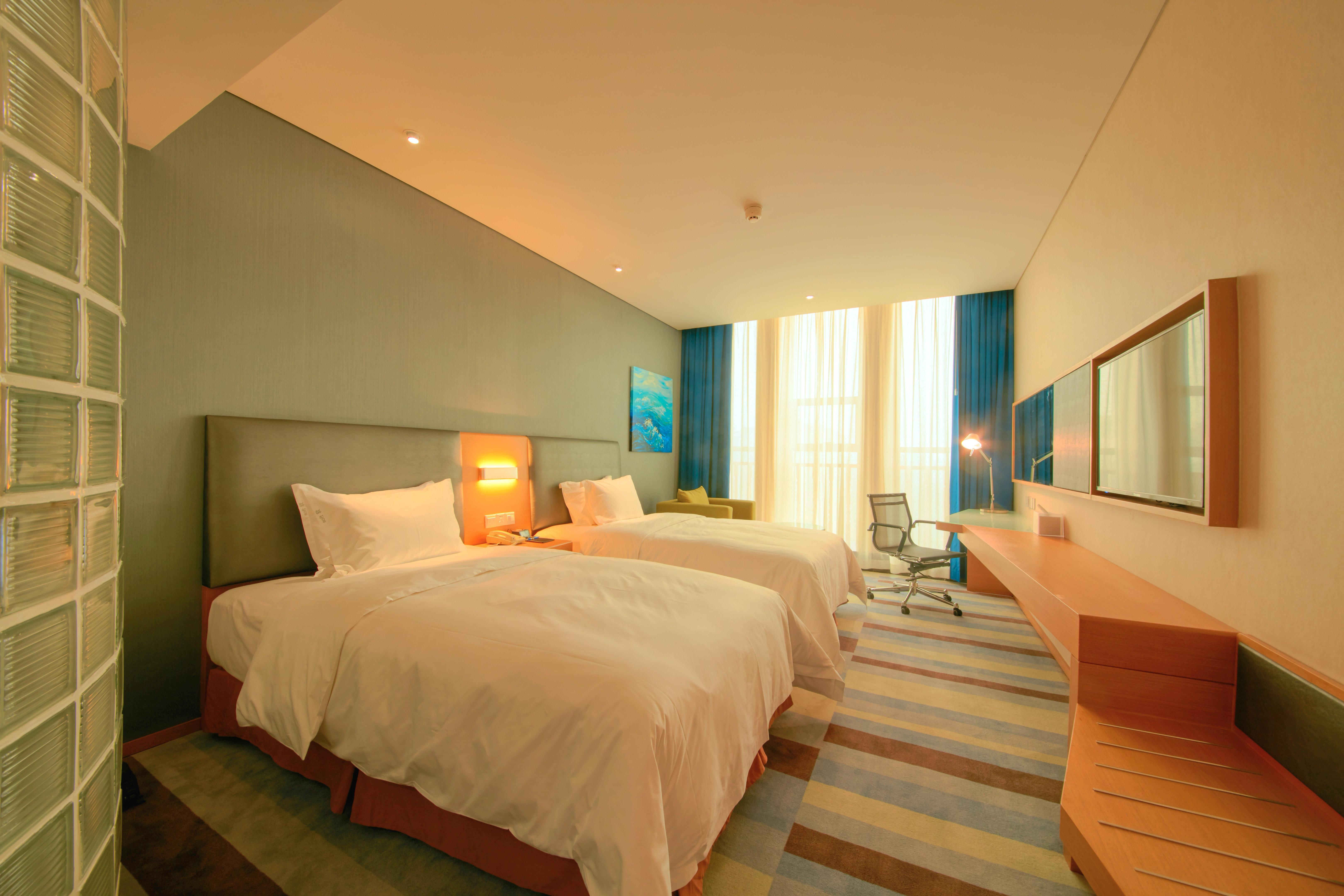 Holiday Inn Express Leshan City Square By Ihg High Speed Rail And Leshan Giant Buddha Экстерьер фото